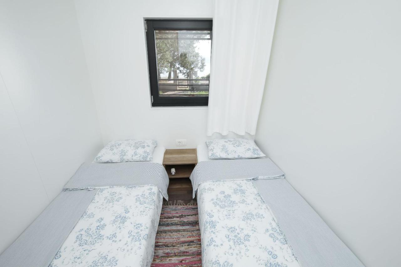 Mobile Home Safir Biograd Na Moru Buitenkant foto