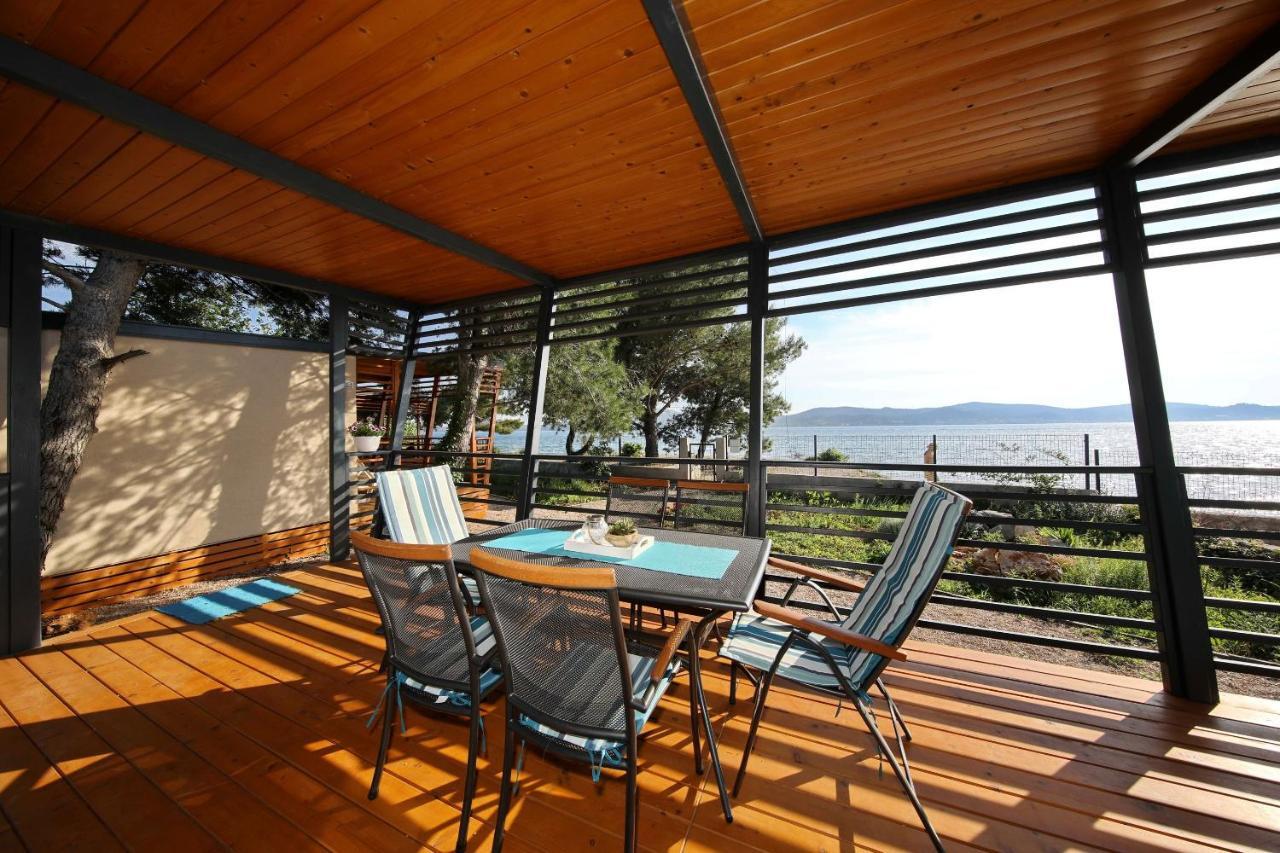 Mobile Home Safir Biograd Na Moru Buitenkant foto